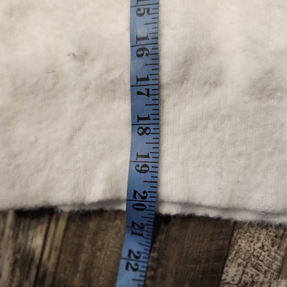 Francesca’s mi ami White Fuzzy V-Neck Sweater – Size Small - Picture 10 of 10